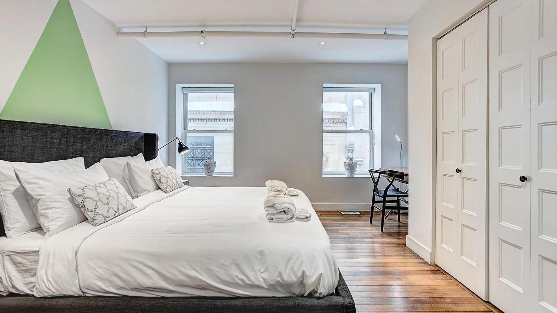 The Francois Xavier-Old Montreal Aparthotel