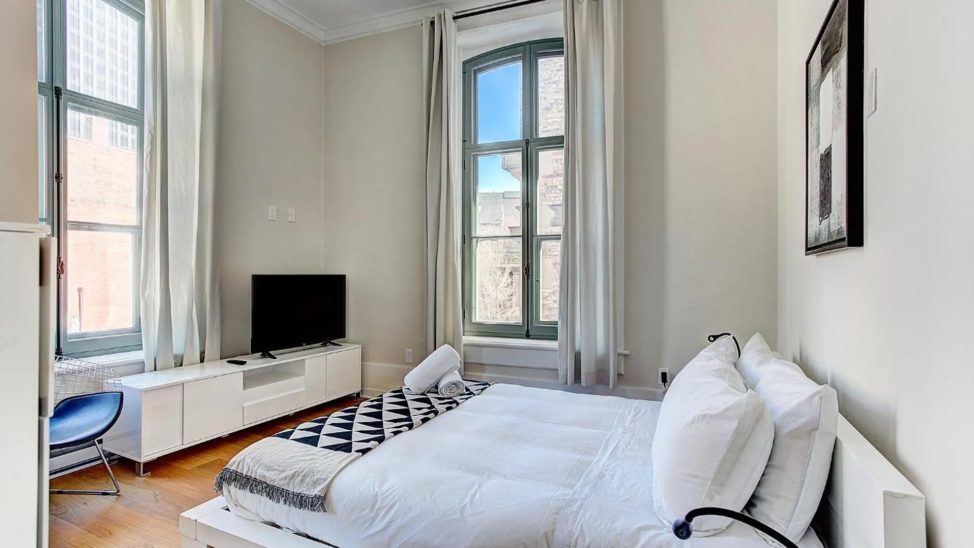 The Francois Xavier-Old Montreal Aparthotel