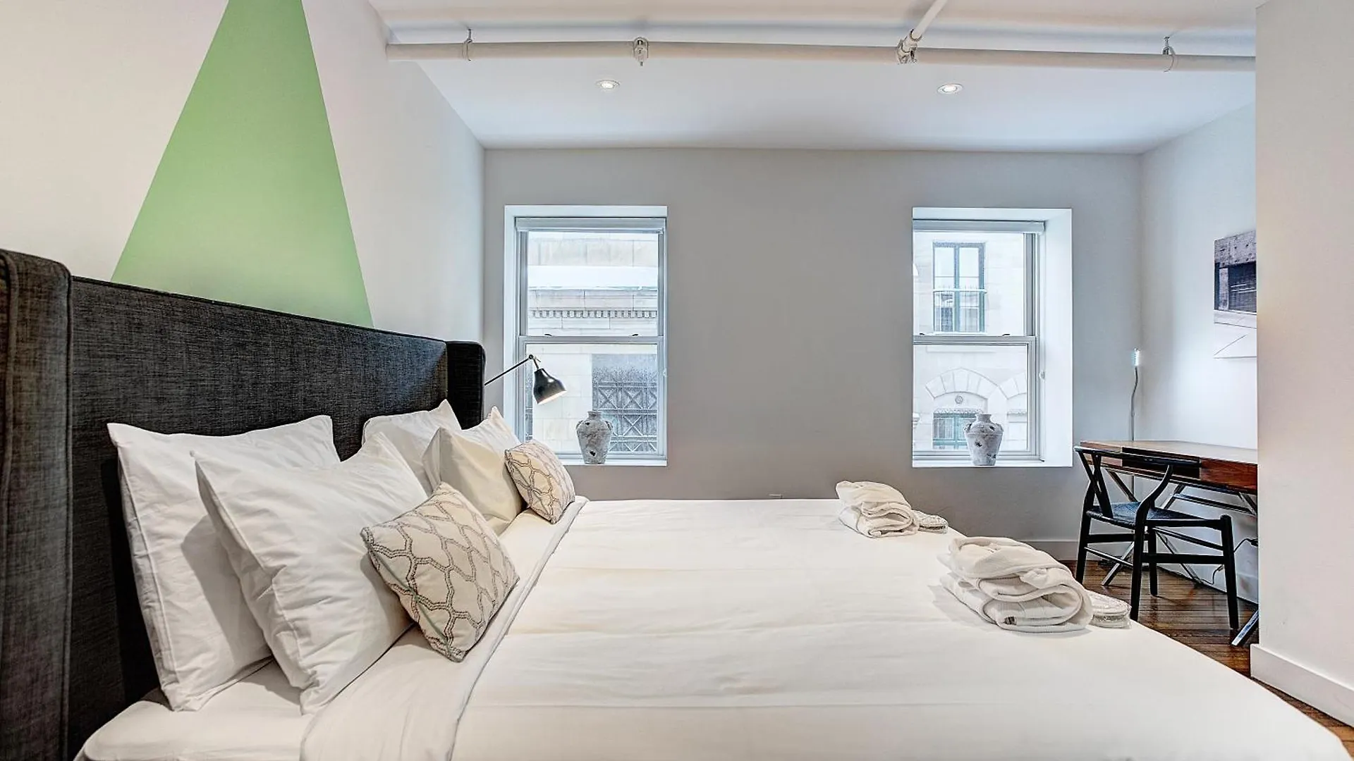 The Francois Xavier-Old Montreal Aparthotel