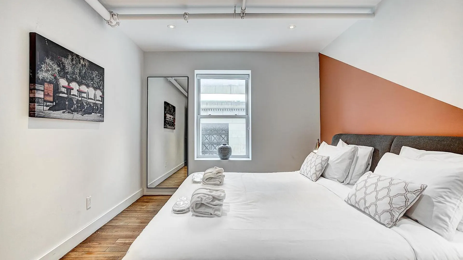The Francois Xavier-Old Montreal Aparthotel