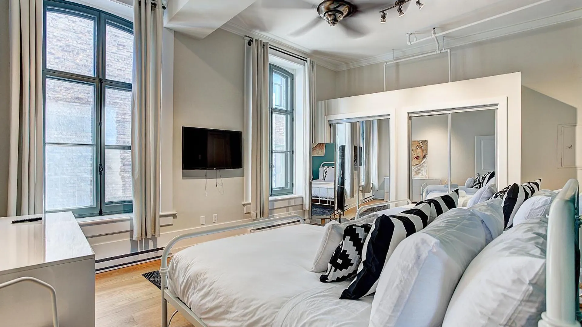 The Francois Xavier-Old Montreal Aparthotel