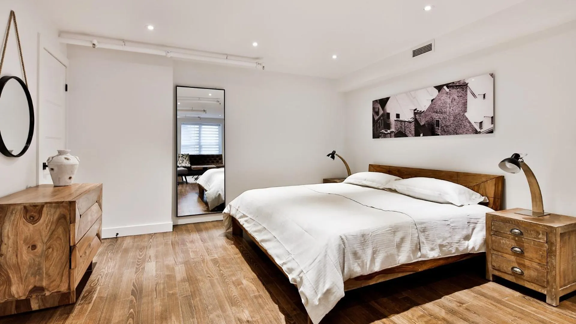 The Francois Xavier-Old Montreal Aparthotel